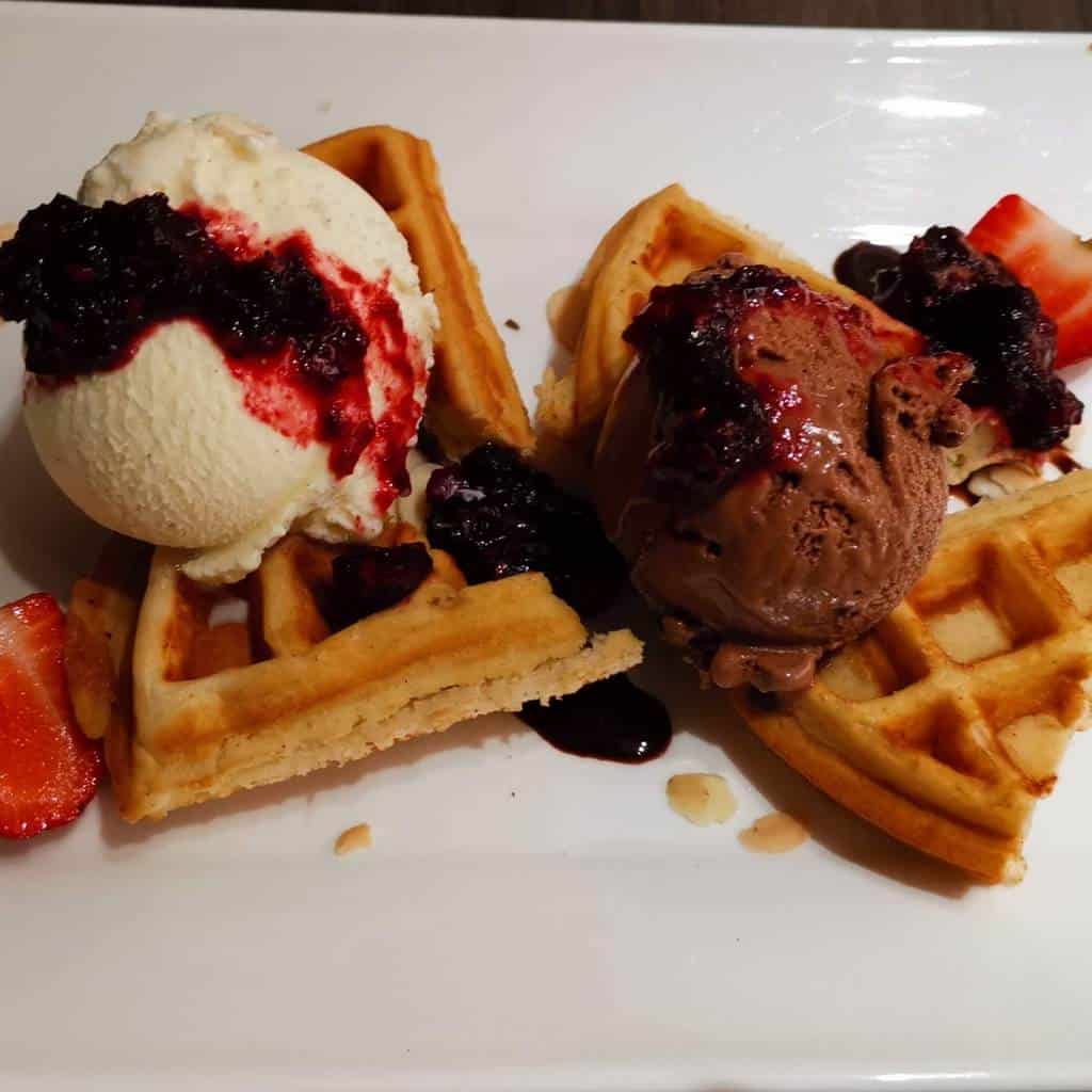 Se7enth restaurant - Waffle Ice Cream