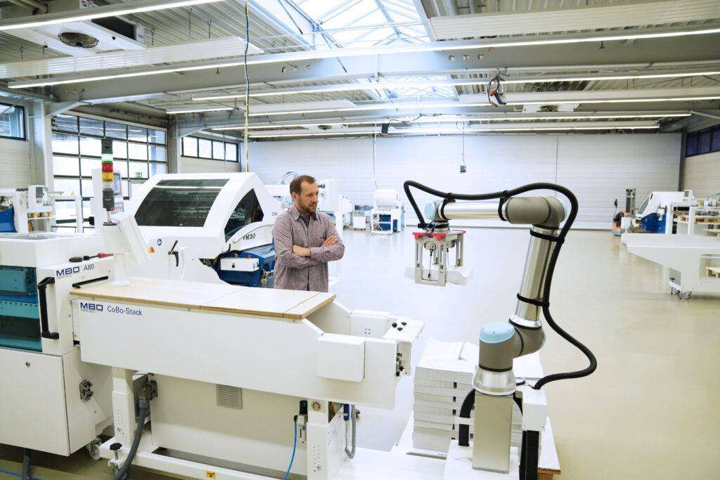 Universal Robots (UR) UR10e - MBO Postpress Solutions