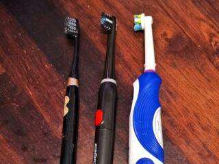 Colgate ProClinical 150 electric toothbrush