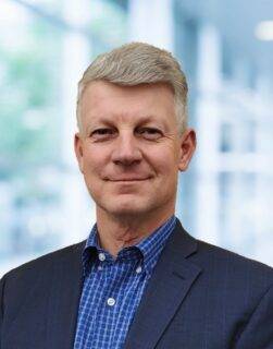 Tom Herrmann, Phó chủ tịch các kênh và liên minh toàn cầu, Synopsys Nhóm toàn vẹn phần mềm