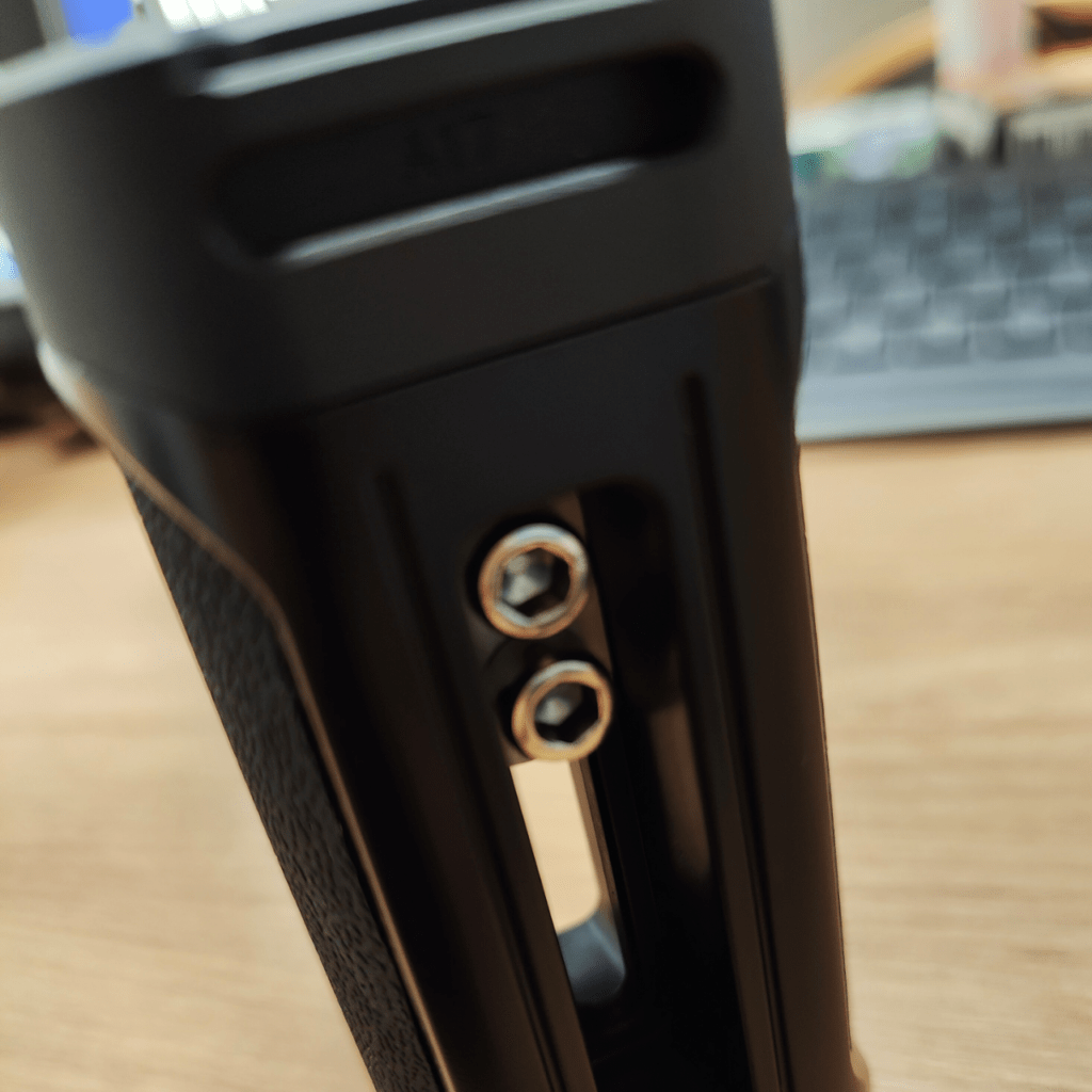 Smallrig smartphone rig (hand grip offsite bolts)