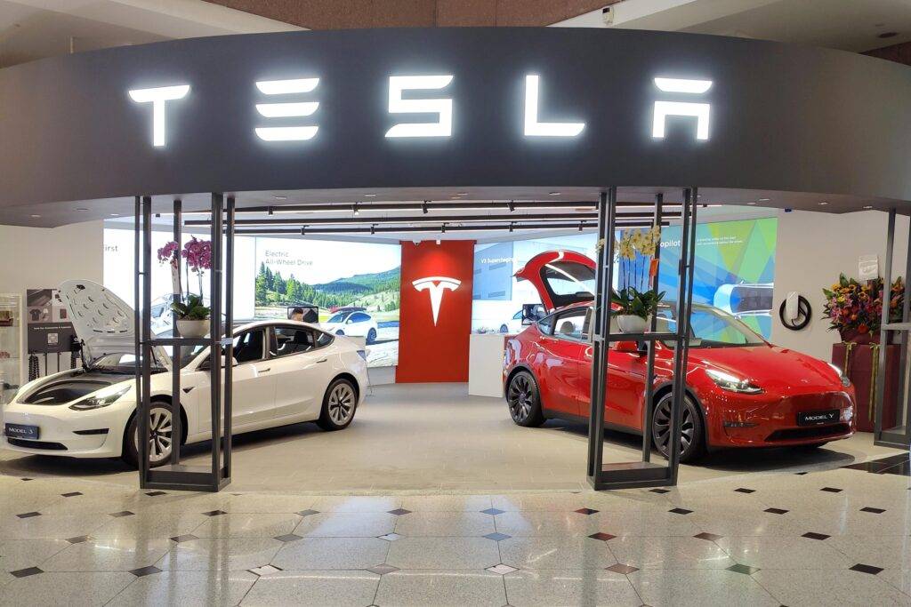 Tesla showroom, Millenia Walk, Singapore (©SP)