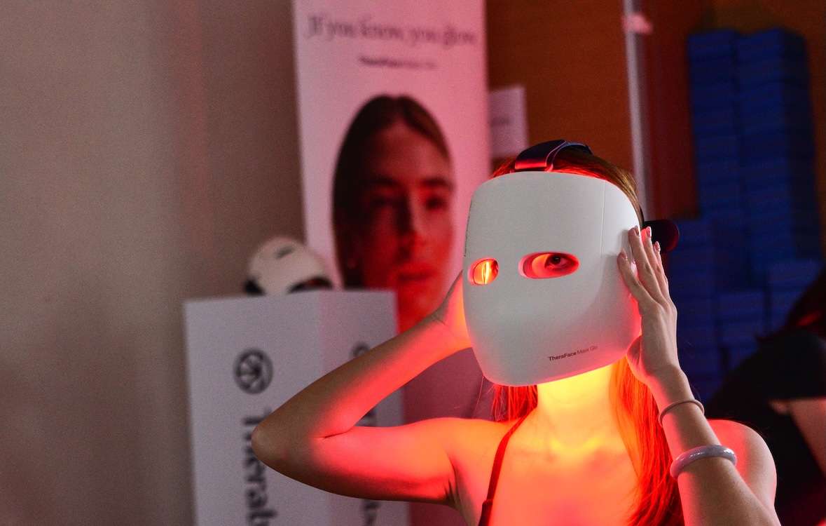 using the theraface mask glo